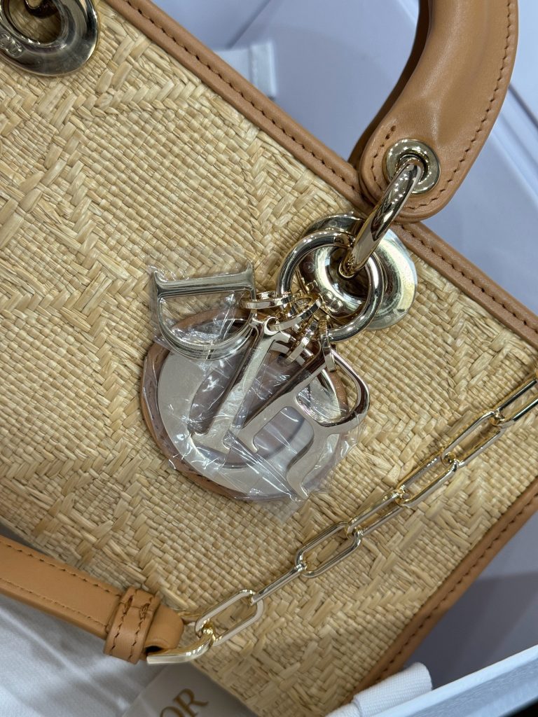 Dior Lady D-Joy Replica Handbags Womens Rattan Material 22cm (2)