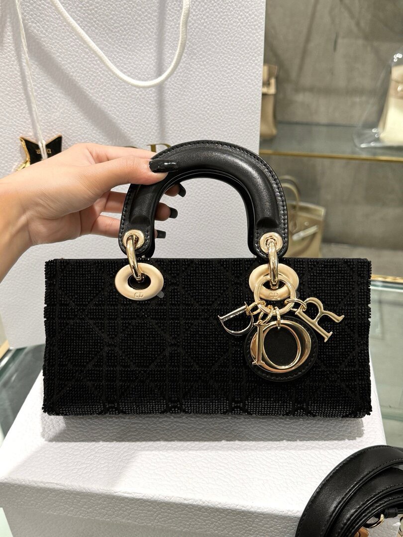 Dior Lady D-Joy Womens Black Beaded Replica Bags 22cm (1) Dior Lady D-Joy Womens Black Beaded Replica Bags 22cm (2)