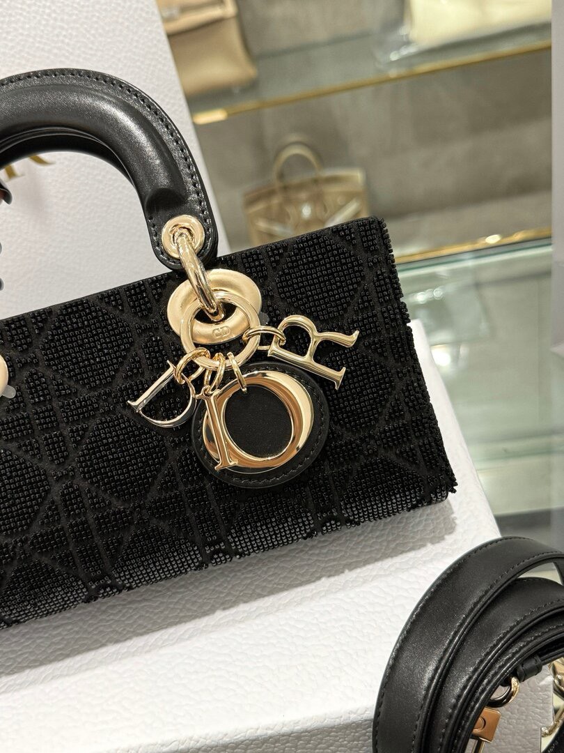 Dior Lady D-Joy Womens Black Beaded Replica Bags 22cm (5) Dior Lady D-Joy Womens Black Beaded Replica Bags 22cm (2)