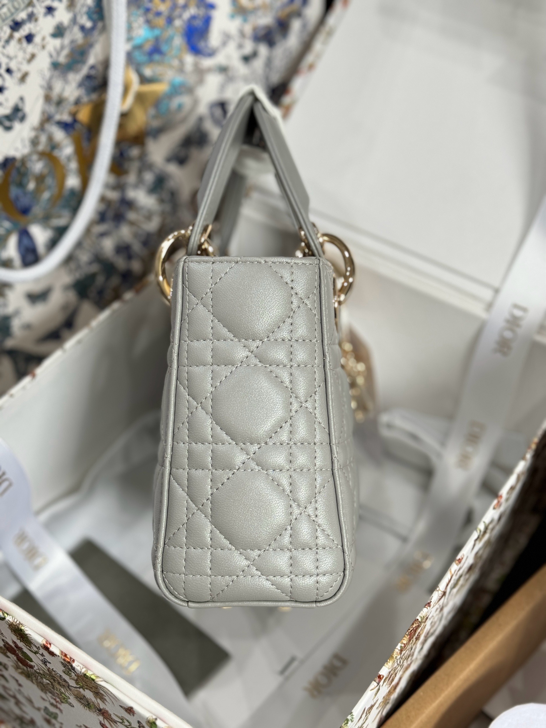 Dior Lady Womens Gray Best Replica Bags Gold Lock 17cm (6) Dior Lady Womens Gray Best Replica Bags Gold Lock 17cm (2)