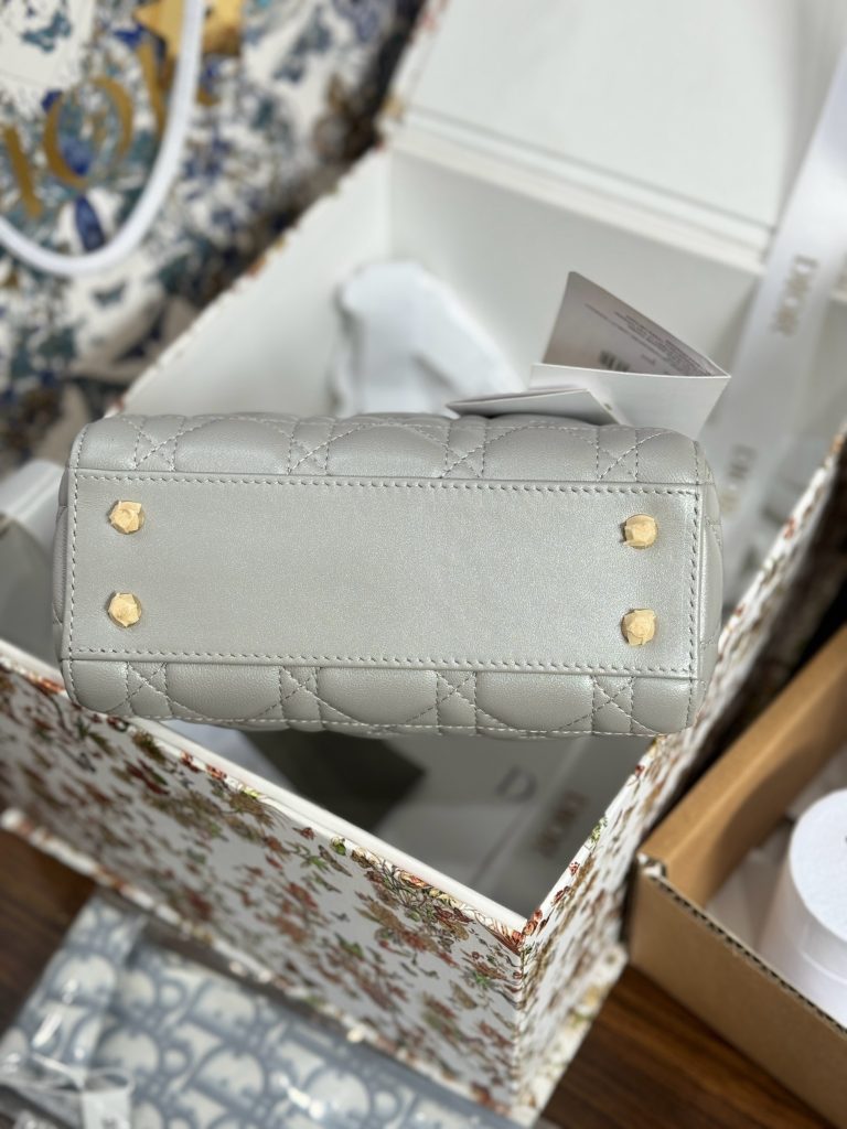 Dior Lady Womens Gray Best Replica Bags Gold Lock 17cm (2)