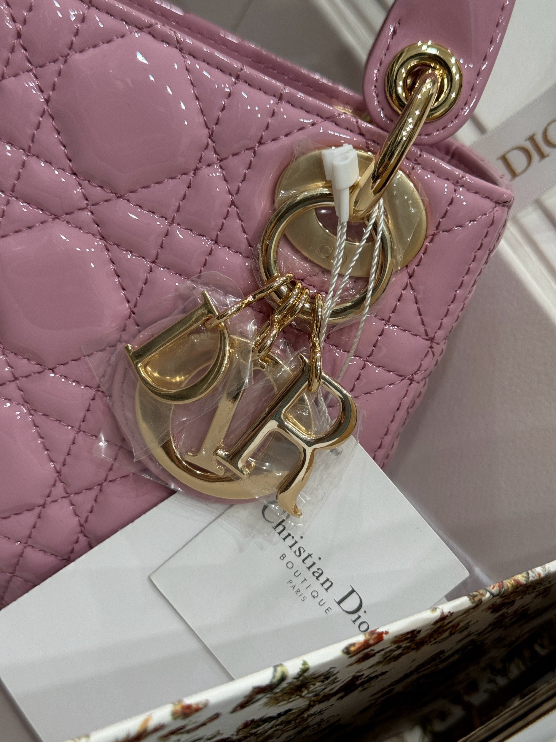 Dior Lady Womens Pink Best Replica Bags Lock Gold 17cm (1) Dior Lady Womens Pink Best Replica Bags Lock Gold 17cm (2)