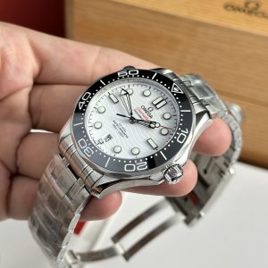 Omega Seamaster Diver 300m Co-Axial White Dial Best Replica Watch VS Factory 41mm (4)