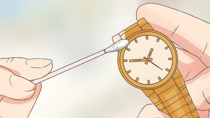 Simple Steps to Polish a Gold-Plated Watch at Home (4)