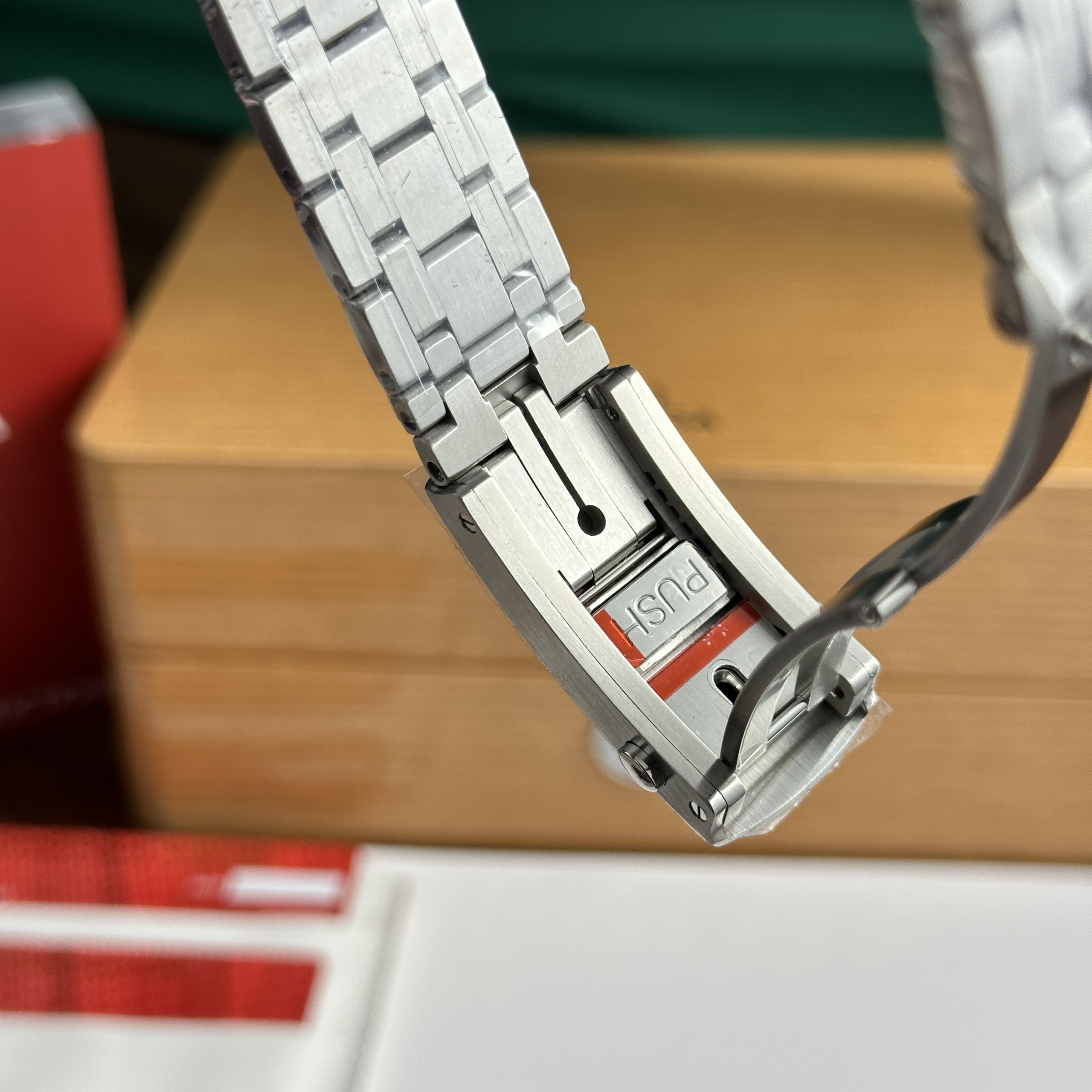 Omega Seamaster Diver 300M Master Chronometer Green Replica Watch VS Factory (2) Omega Seamaster Diver 300M Master Chronometer Green Replica Watch VS Factory (1)