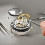 The Function That Halts the Second Hand in Mechanical Watches