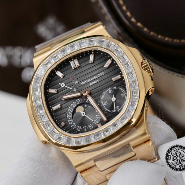 Patek Philippe Nautilus 5724R Replica Watch Gold Wrapped + Moissanite Diamonds PPF Factory 40mm (14)