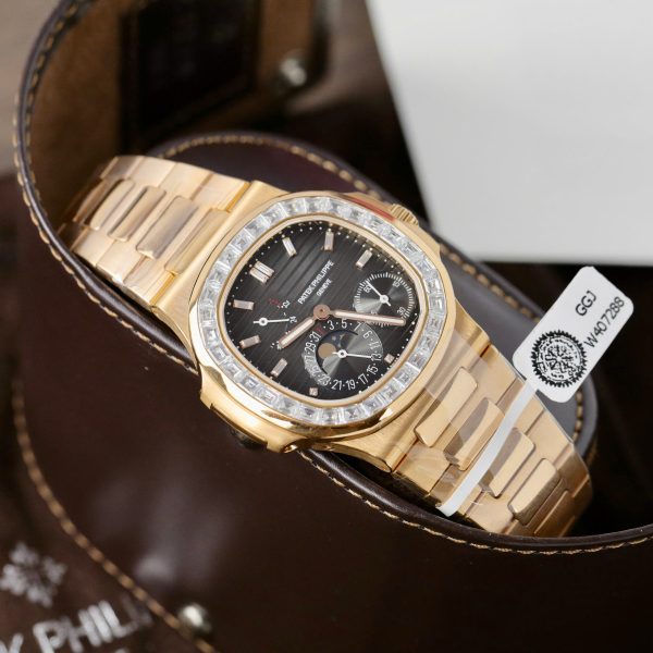 Patek Philippe Nautilus 5724R Replica Watch Gold Wrapped + Moissanite Diamonds PPF Factory 40mm (14)