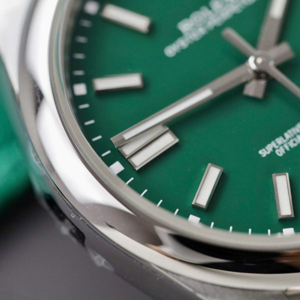 Rolex Oyster Perpetual 124300 Best Replica Watches Green Dial VS Factory 41mm (2)