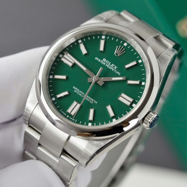 Rolex Oyster Perpetual 124300 Best Replica Watches Green Dial VS Factory 41mm (2)
