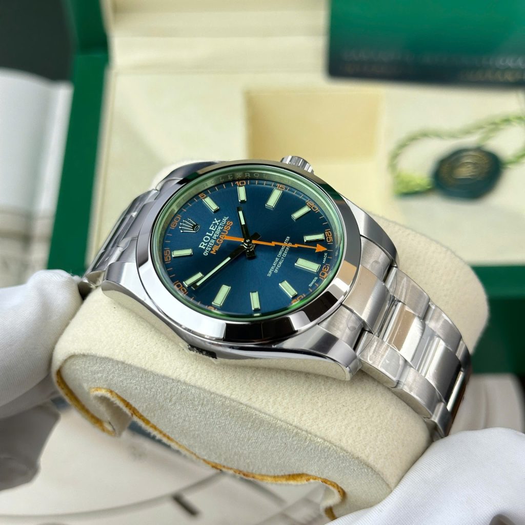 Rolex Milgauss 116400GV Replica 11 Watch Oyster Strap VS Factory 40mm (2)