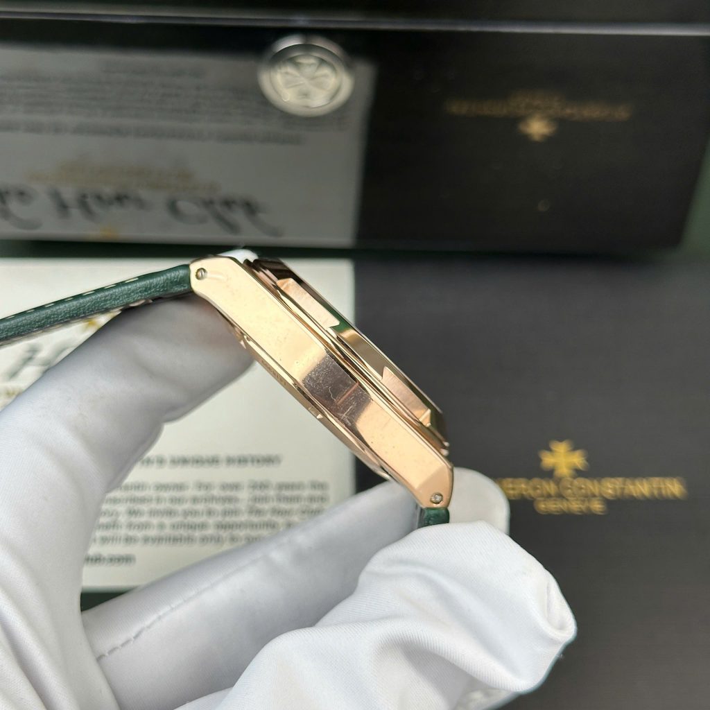 Vacheron Constantin Replica 11 Watch Overseas Dual Time 7900V Green Dial PZ Factory 41mm (2)