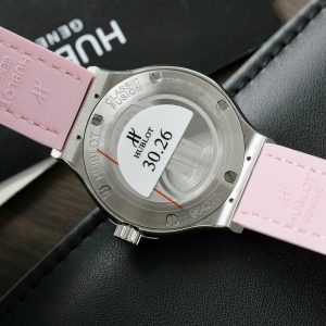 Hublot Classic Fusion Replica 11 Watch Dial Mother Of Pearl Pink + Moissanite Diamonds Hong Kong 33mm (2)