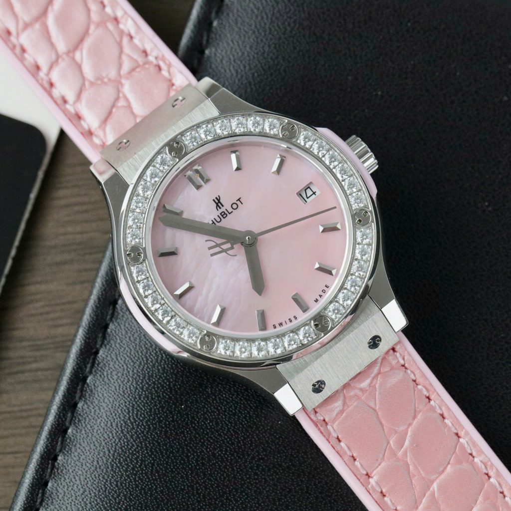 Hublot Classic Fusion Replica 11 Watch Dial Mother Of Pearl Pink + Moissanite Diamonds Hong Kong 33mm (2)