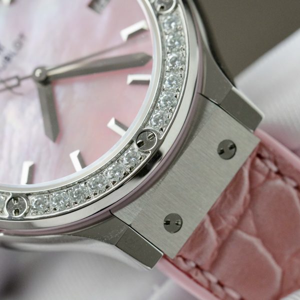 Hublot Classic Fusion Replica 11 Watch Dial Mother Of Pearl Pink + Moissanite Diamonds Hong Kong 33mm (2)