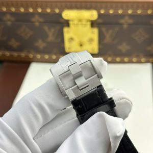 Audemars Piguet Replica Watch Royal Oak Offshore Chronograph 26420 Black Dial APP Factory 43mm (2)