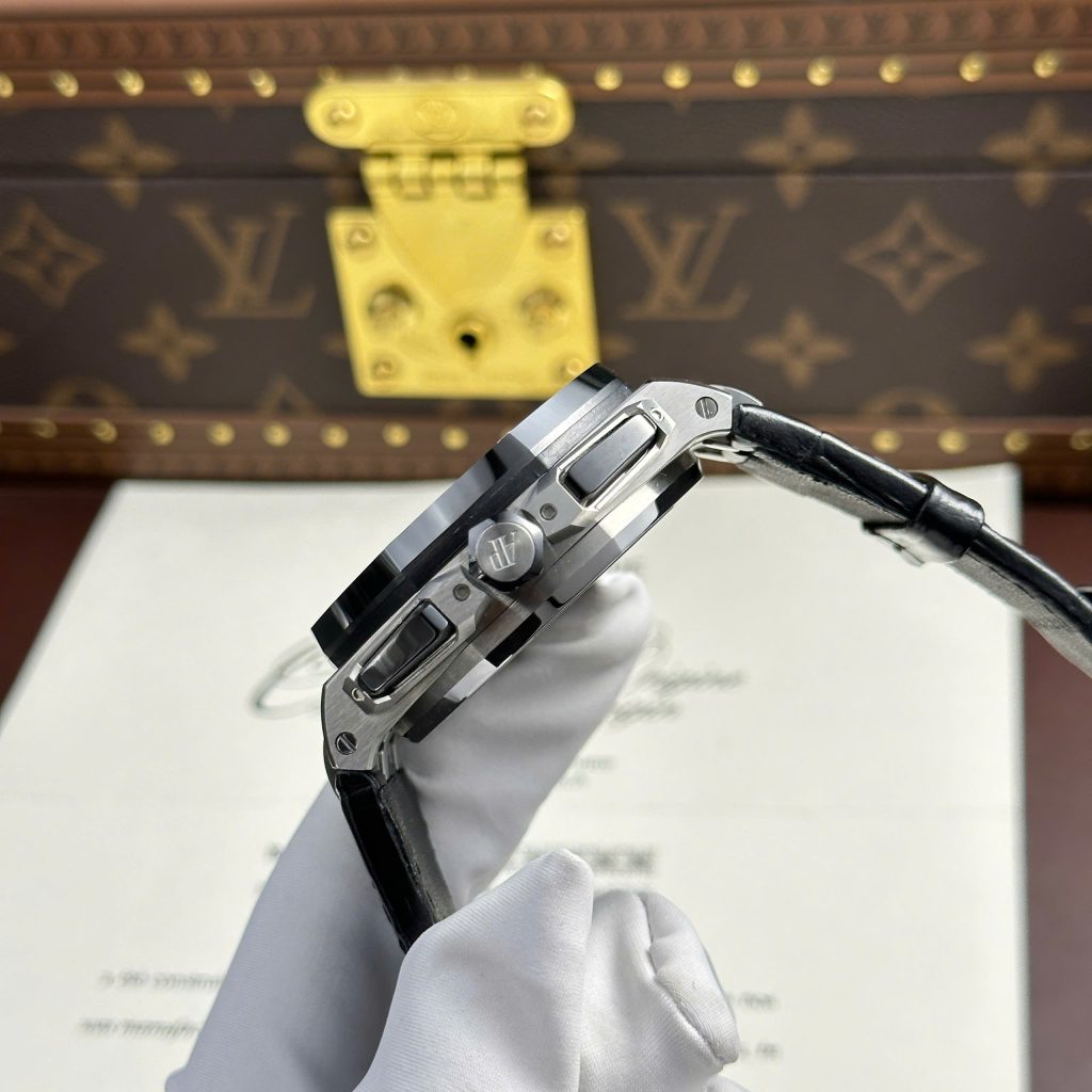 Audemars Piguet Replica Watch Royal Oak Offshore Chronograph 26420 Black Dial APP Factory 43mm (2)